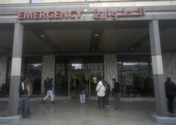 Israeli undercover forces dressed as women, medics storm West Bank hospital; three militants killed