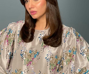 Mahira Khan channels her inner 'gorgeous, style icon' Parveen Babi