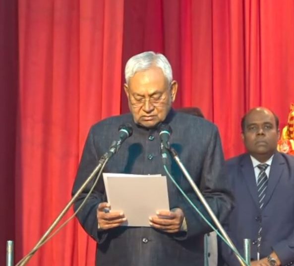 Nitish Kumar takes oath as CM of Bihar