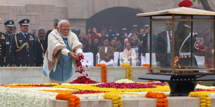 President Murmu, PM Modi pay homage to Mahatma Gandhi on death anniversary