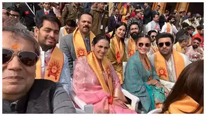 Alia-Ranbir, Vicky-Katrina pose for star-studded selfie with Subhash Ghai in Ayodhya