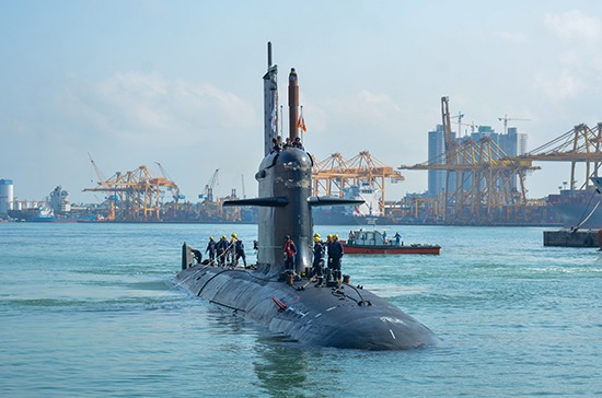Indian submarine in Colombo ahead of Sri Lanka's Independence Day celebrations
