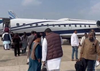 JMM MLAs arrive in Hyderabad