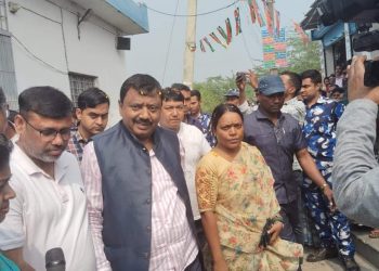 Bengal ministers visit Sandeshkhali, CPI(M) leader stopped midway