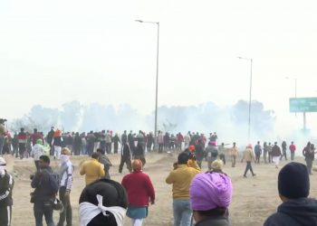 Farmers' protest march to Delhi: Haryana Police uses teargas shells