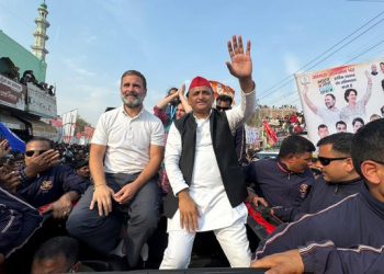 Akhilesh Yadav joins Rahul Gandhi's Bharat Jodo Nyay Yatra in Agra
