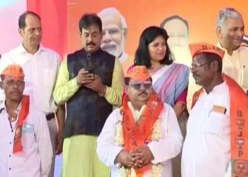 Arabinda Dhali, Mukunda Sodi join BJP day after quitting BJD