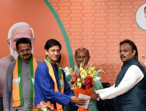 Bhartruhari Mahtab, Sidhant Mohapatra join BJP
