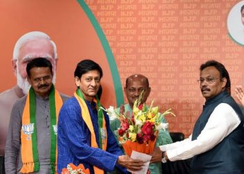 Bhartruhari Mahtab, Sidhant Mohapatra join BJP