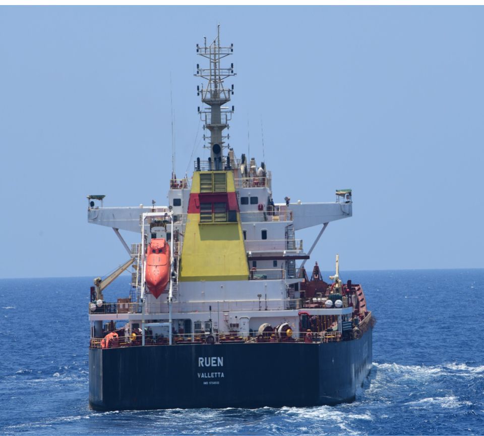 Indian Navy thwarts attempt of Somali pirates to hijack ships