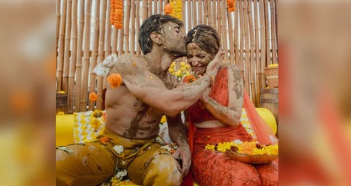 Kriti Kharbanda tears off Pulkit Samrat's kurta in haldi pics from wedding