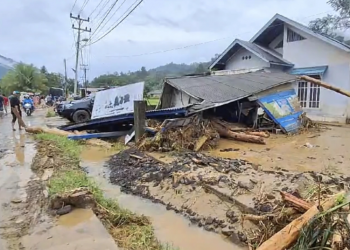 At least 26 dead, 11 missing after flash floods, landslides hit Indonesia's Sumatra island