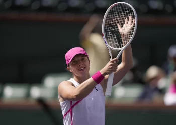 Top-ranked Swiatek wins rematch with Noskova at Indian Wells after losing to her at Australian Open