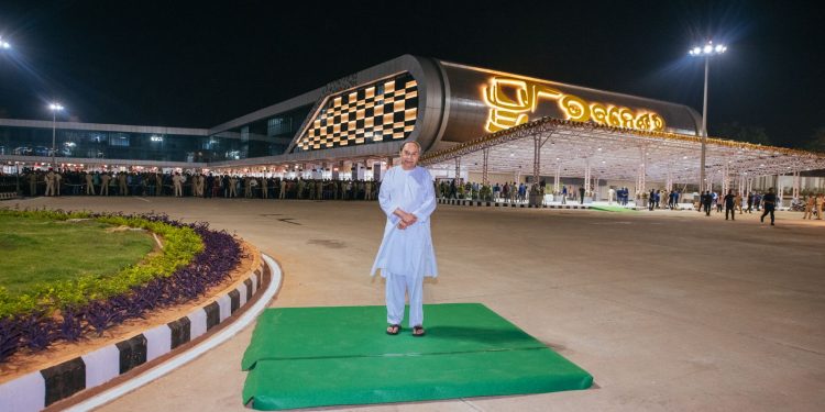 Naveen Patnaik, Baramunda, Babasaheb Bhimrao Ambedkar Bus Terminal, Bhubaneswar