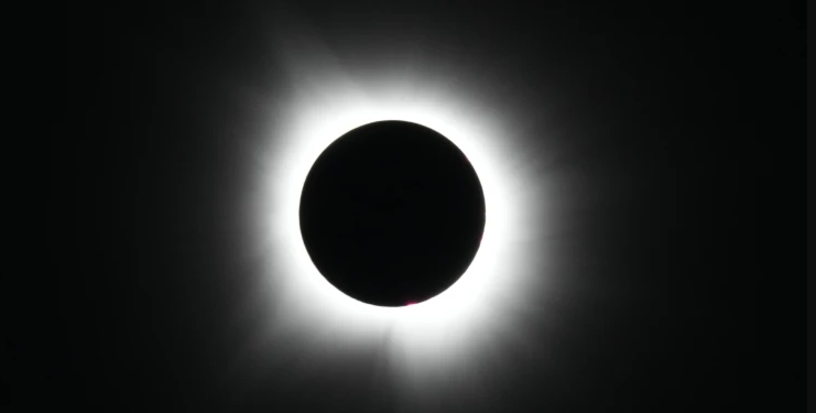 Total solar eclipse wows North America