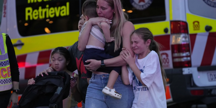 Five people, suspect killed in Sydney shopping centre stabbing attack