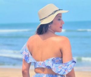 Monalisa’s beach fashion is all about breezy co-ord set, sun hat, slippers