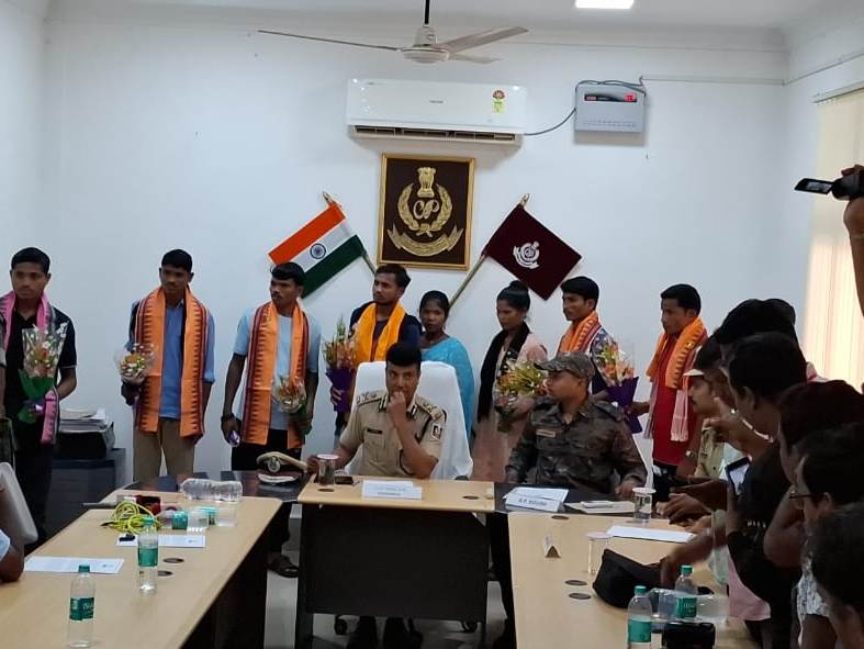 Nine Maoists surrender in Odisha