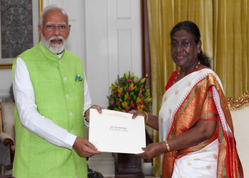 PM Modi tenders resignation to President Murmu