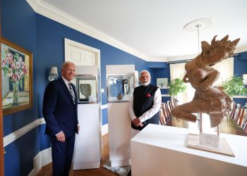 US hands over 297 antiquities smuggled out of India