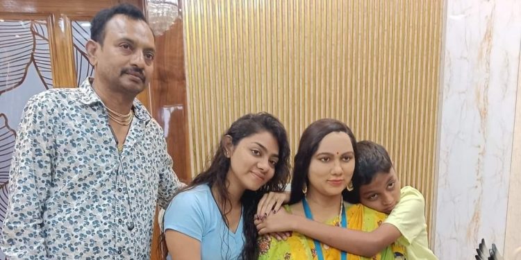 Odisha Berhampur Man brings dead wife alive through silicone statue