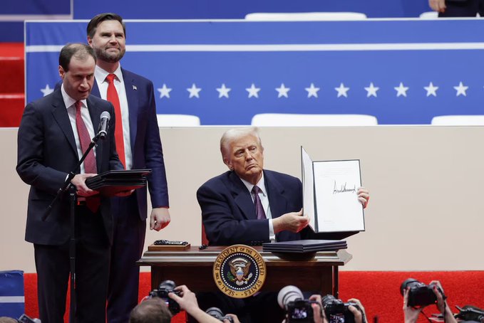 Here Comes Trump Again