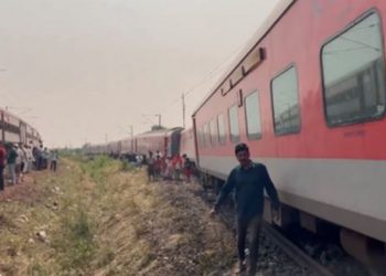 Kamakhya express derailed in Odisha