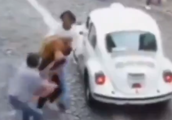 Viral video: Bag snatcher’s career ends in 10 seconds as he picks wrong woman to mess with!
