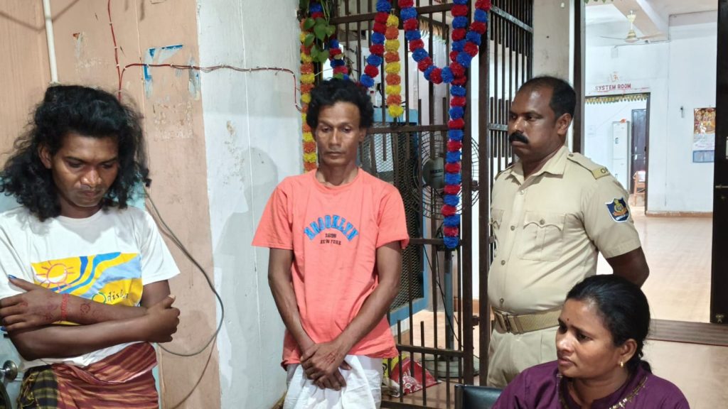 Minor girl abducted by two fake transgenders from Mayurbhanj, rescued in Jajpur