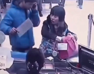 Viral video: Robber with butcher’s knife gets the shock of his life as woman does this!