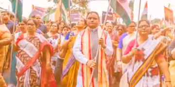 CM Majhi, Oram participate in Tiranga Yatras to salute armed forces