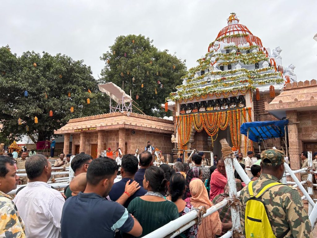 Adapa darshan