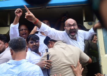 Congress holds protest over gang rape of college student