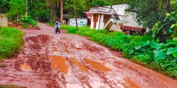 Deplorable road conditions in Daringbadi disrupt school commutes, emergency services