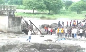 Indrayani river bridge collapse: Two dead, six rescued; search on for missing persons, says Fadnavis