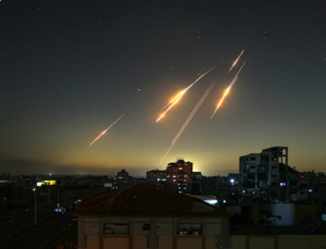 Iran renews missile attacks on Israel, hitting several buildings, wounding dozens of people