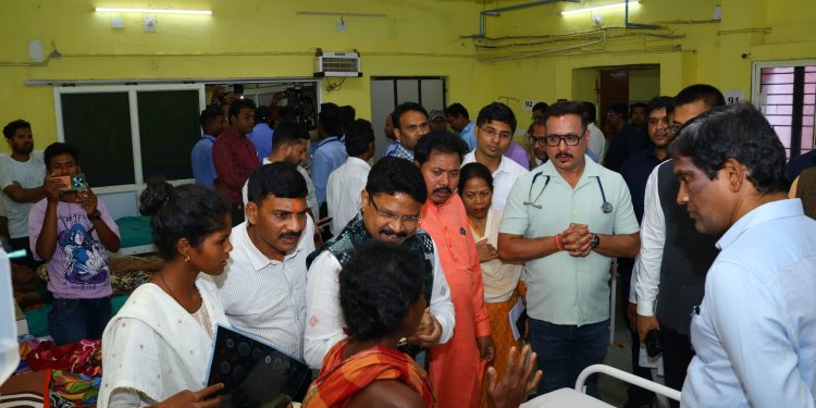 Odisha Health Minister visits hospital after death of six patients in quick succession