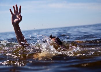 Tourist drowns