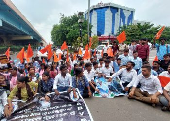 ABVP holds protest in Bhubaneswar over Soumyashree’s death