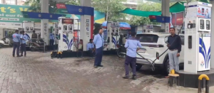 Fuel ban on overage vehicles not feasible due to tech challenges, complex systems: Delhi govt