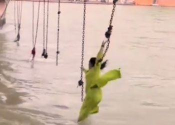 Viral video: Woman’s reel stunt goes horribly wrong, gets swept away in river