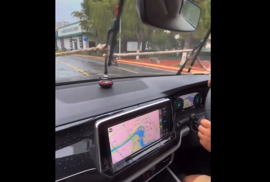 Watch viral video: Broken wipers? Hack shows why ‘jugaad’ IQ always wins