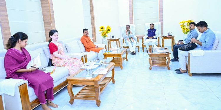 Dharmendra Pradhan meets Odisha CM Majhi, leaders describe it 'courtesy call'