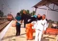 Viral video, Viral, Trending, Twitter, India, Railway station