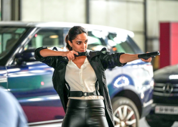 Jr NTR, Hrithik Roshan-starrer 'War 2' earns over Rs 100 crore at box office