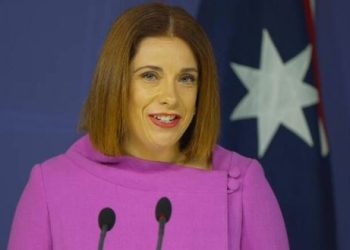 Australia warns social media platforms against age verification