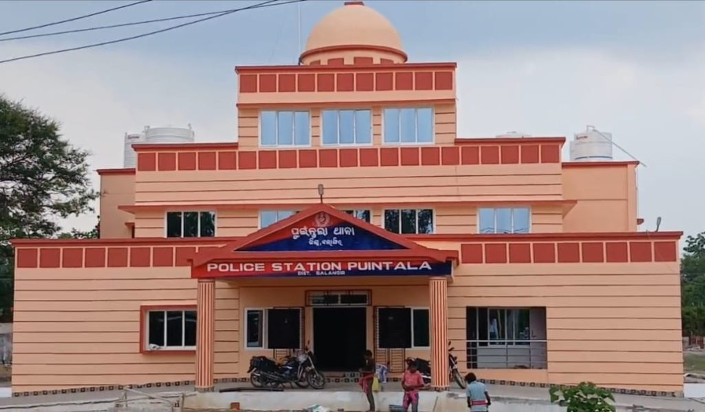 Theft suspect makes loo his getaway route from police custody in Bolangir district
