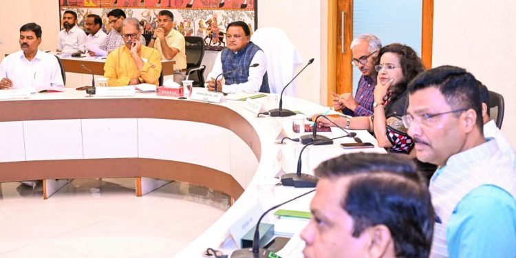 CM Majhi says no shortage of fertiliser in Odisha, asks collectors to monitor distribution
