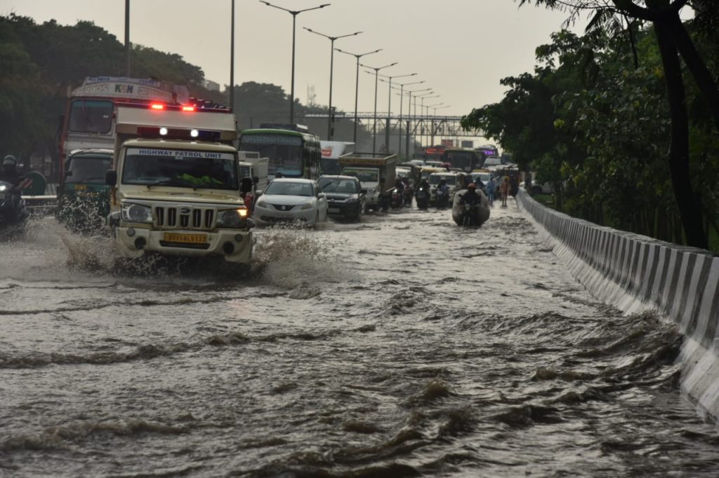 Rain, thunderstorms lash Bhubaneswar, affect normal life