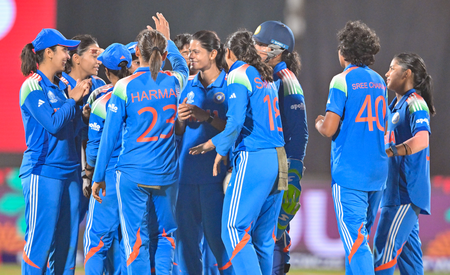 Indian women's cricket team visits Mahakaleshwar Temple following consecutive defeats